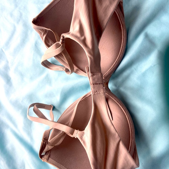 Victoria’s Secret Sexy Tee Push-up - Picture 3 of 7